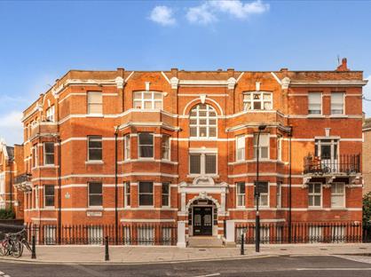 2 Bed Flat, Richmond Way, W14