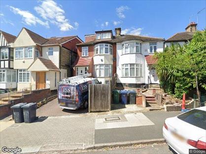 Studio Flat, Leeside Crescent, NW11