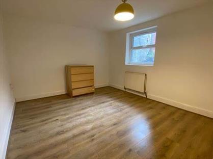 Studio Flat, Vale Road, CR4