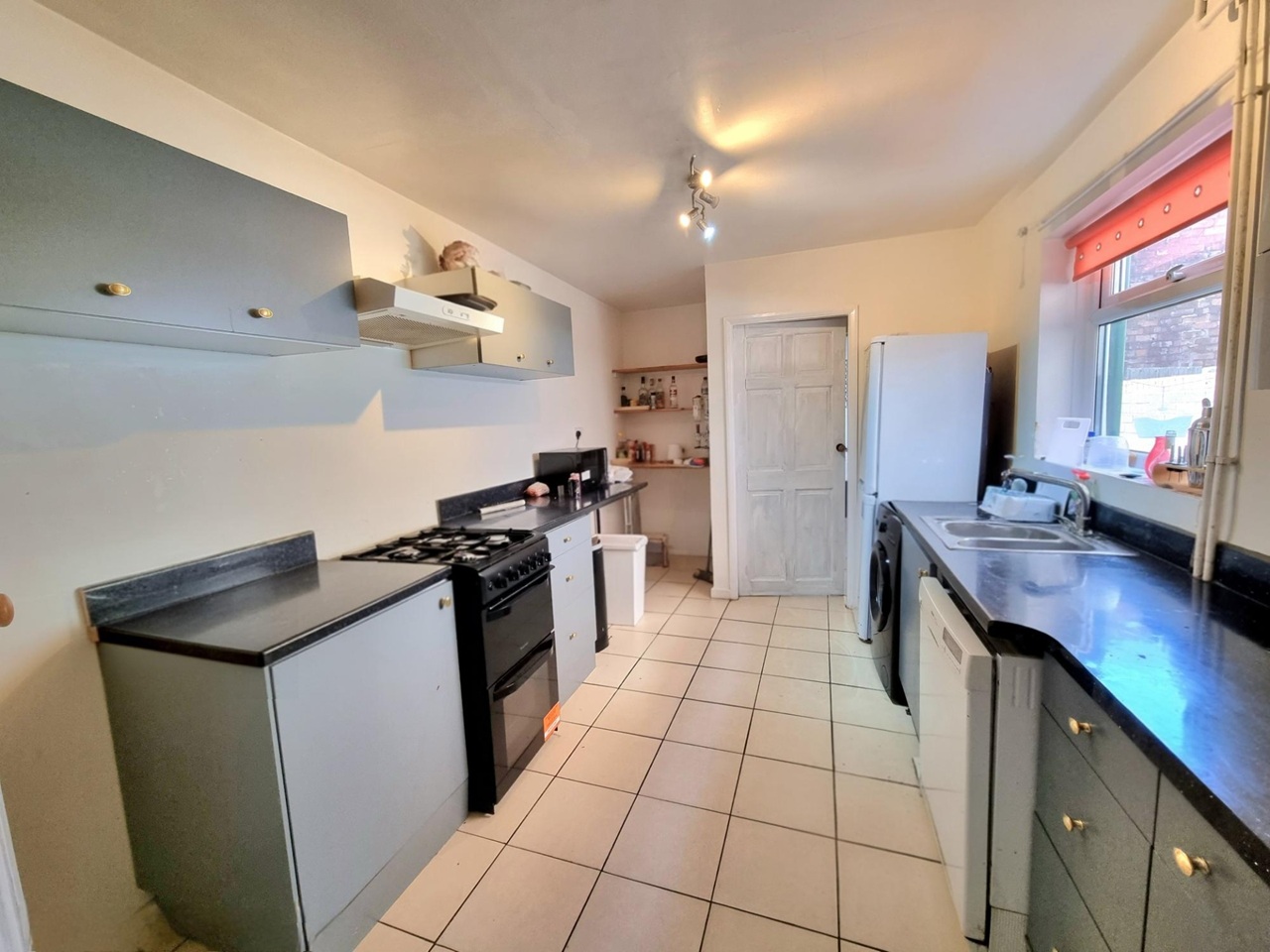 4 Bed Terraced House, Kellit Road, L15 photo 4