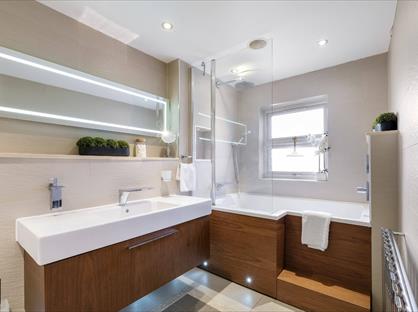 3 Bed Detached House, Hartfield Crescent, SW19