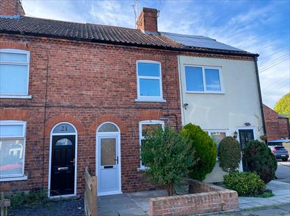 3 Bed Terraced House, Strawberry Road, DN22