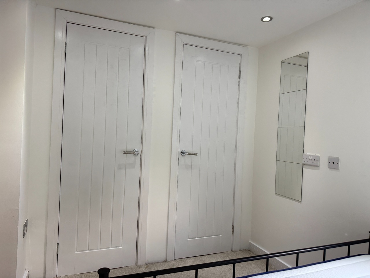 1 Bed Flat, Penarth Road, CF11 photo 2