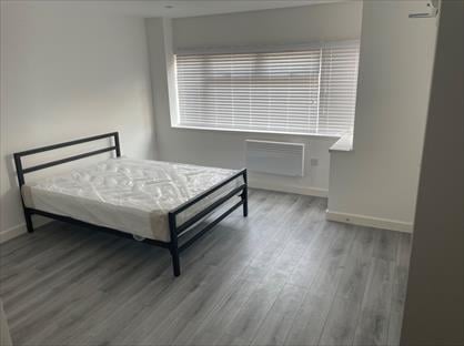Studio Flat, Star Lane, BR5