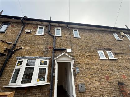 2 Bed Terraced House, Farmway, RM8