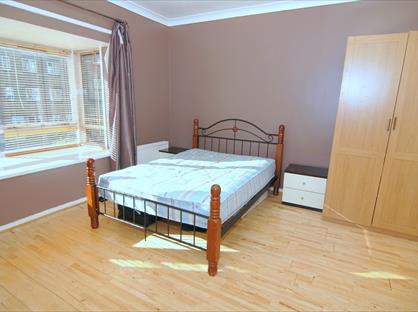 Room in a Shared House, Ironmongers Place, E14