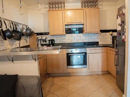 2 Bed Flat, Bailey Court, NW9