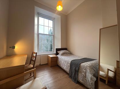 Studio Flat, Berkeley Street, G3