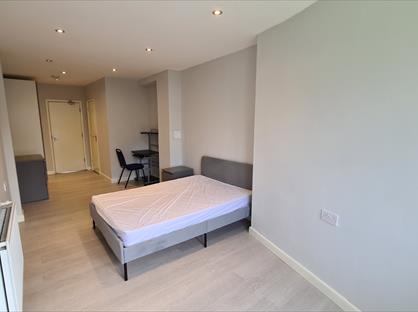 Room in a Shared House, Beechfield, EN11