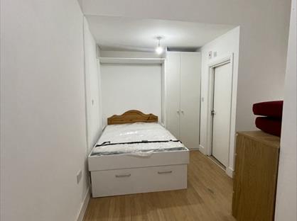 Studio Flat, Bounds Green Road, N11