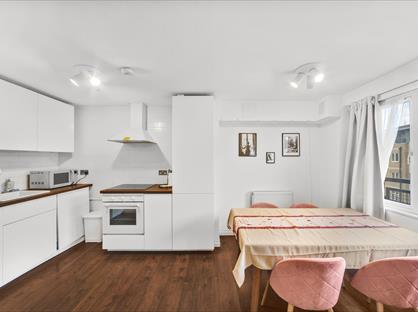 2 Bed Flat, Broomfield Street, E14