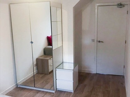 Room in a Shared House, Lockwood Square, SE16