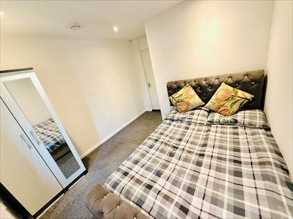 Room in a Shared House, Varden Croft, B5