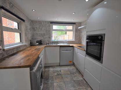 5 Bed Terraced House, Addington Road, RG1