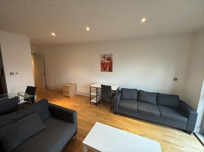 2 Bed Flat, The Lock Building, M1