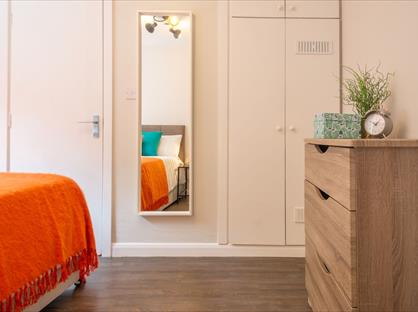 1 Bed Flat, Ash Road, LS6