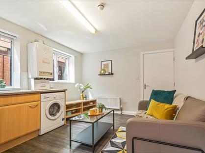 1 Bed Flat, Ash Road, LS6