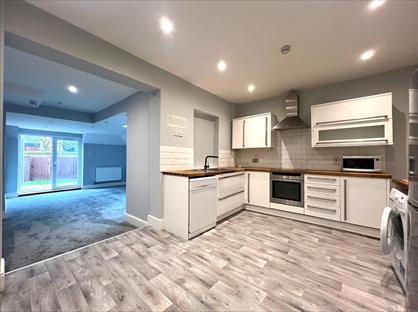 3 Bed Terraced House, Bell Street, SL6
