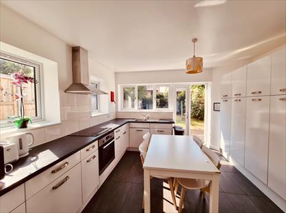 4 Bed Semi-Detached House, Morrell Avenue, OX4