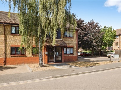 1 Bed Flat, Waterside Close, IG11