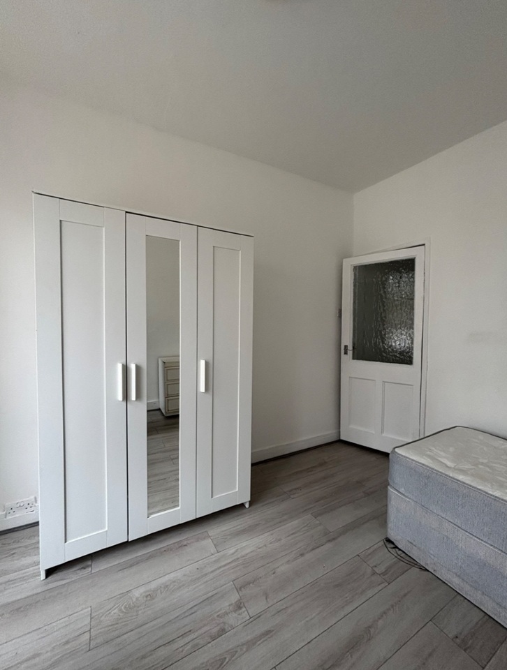 2 Bed Flat, Ash Tree Road, M8