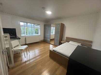 Studio Flat, Westway, W12