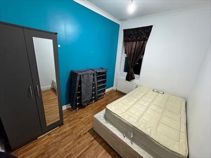 Room in a Shared House, Denbigh Road, E6