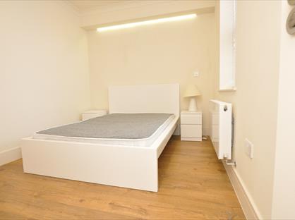 1 Bed Flat, High Road, N2