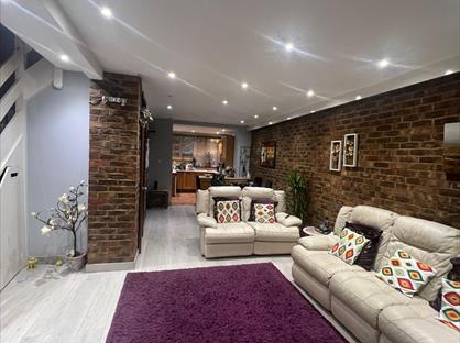 4 bed semi-detached house for rent in 4 Bed Semi-Detached House, Methuen Road, HA8