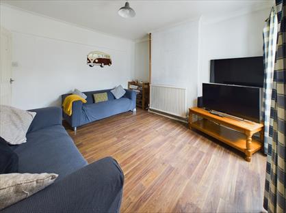 3 Bed Semi-Detached House, Swindon Road, GL51