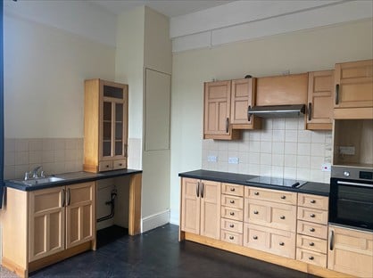 1 Bed Flat, High Street, PO37