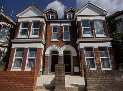 8 Bed Semi-Detached House, Wilton Avenue, SO15