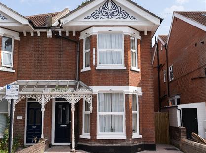 6 Bed Semi-Detached House, Morris Road, SO15