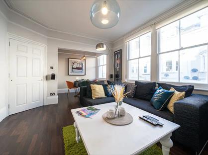 2 Bed Flat, Borough High Street, SE1