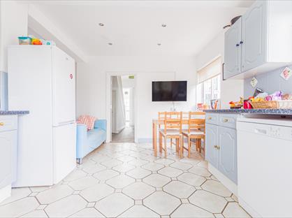 6 Bed Terraced House, Scrubs Lane, NW10