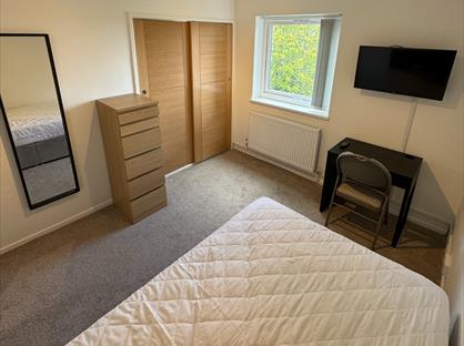 Room in a Shared Flat, Malthouse Court, L39