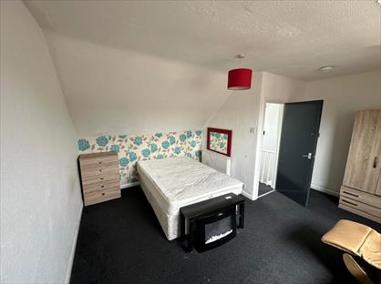 Room in a Shared House, May Street, HU5