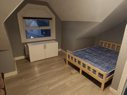 Room in a Shared House, Old Road, CO15