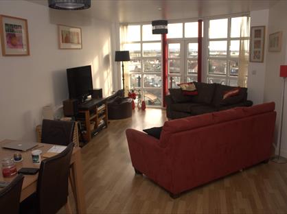2 Bed Flat, Elgin House, RM6