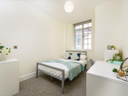 6 Bed Flat, Anglo Works, S1