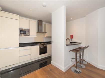 2 Bed Flat, Bondway, SW8