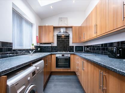 6 Bed Terraced House, Rothesay Avenue, NG7