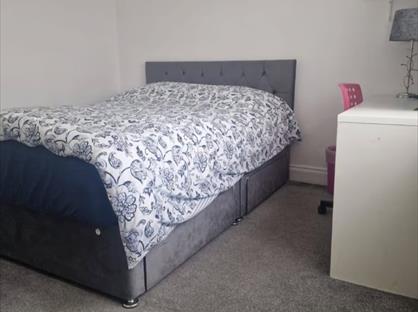 Room in a Shared Flat, High Road, IG1