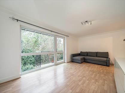 2 Bed Flat, Stratfield House, SE12