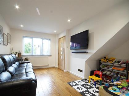 2 Bed End Terrace, Varna Road, GU35