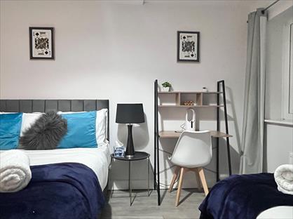 5 Bed Semi-Detached House, Godfrey Gardens, CT4