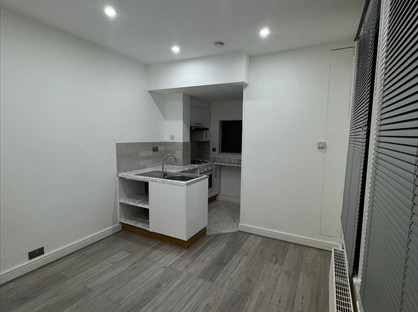 1 Bed Flat, Southview Drive, SS0