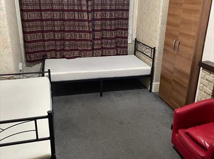 Room in a Shared House, Green Lane, IG3