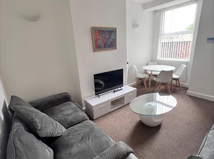 Room in a Shared House, Burscough Street, L39