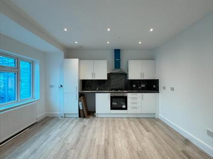 4 Bed Flat, Seaford Road, W13